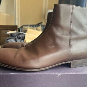 Men’s  Prada boots 101/2 US. Still in good condition.